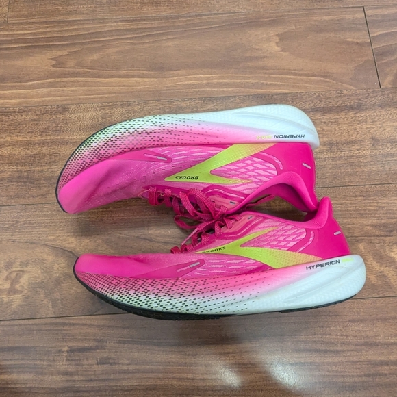 Brooks Women's Pink and Green Athletic Shoes - Picture 5 of 12